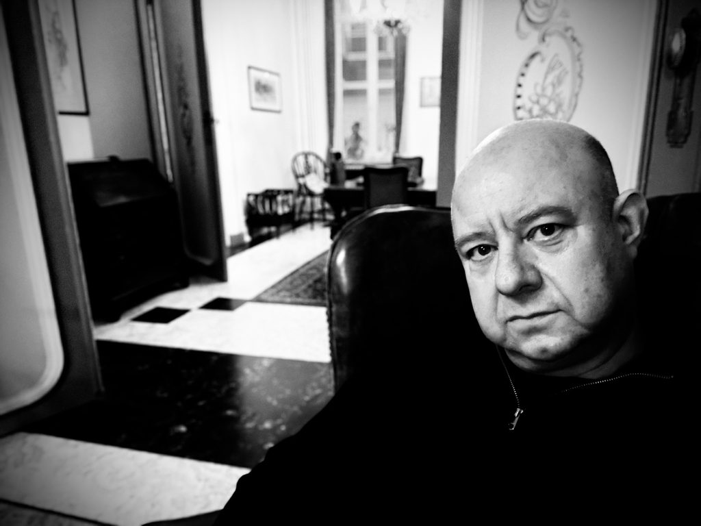 Dr Iain Lightfoot, clinical hypnotherapist and coach at Thoughtlounge in Southampton, Hampshire, specialising in hypnotherapy, personal development and Past Life Regression.